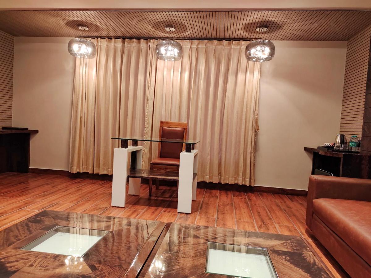 Hotel Suncity Palace カティハル エクステリア 写真